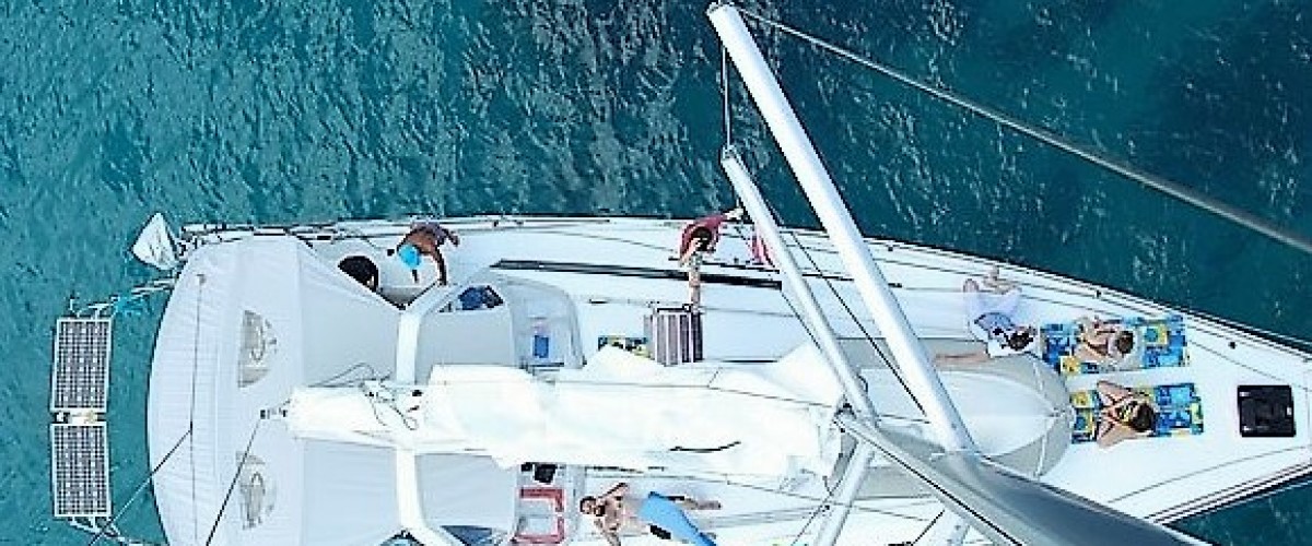 Balade à bord d'un voilier de 14 mètres à la découverte du Cap d'Antibes