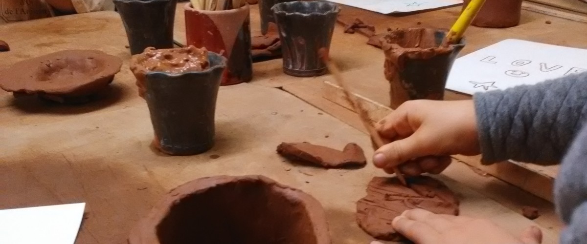 Atelier de poterie : initiation d'un savoir-faire unique en Bretagne