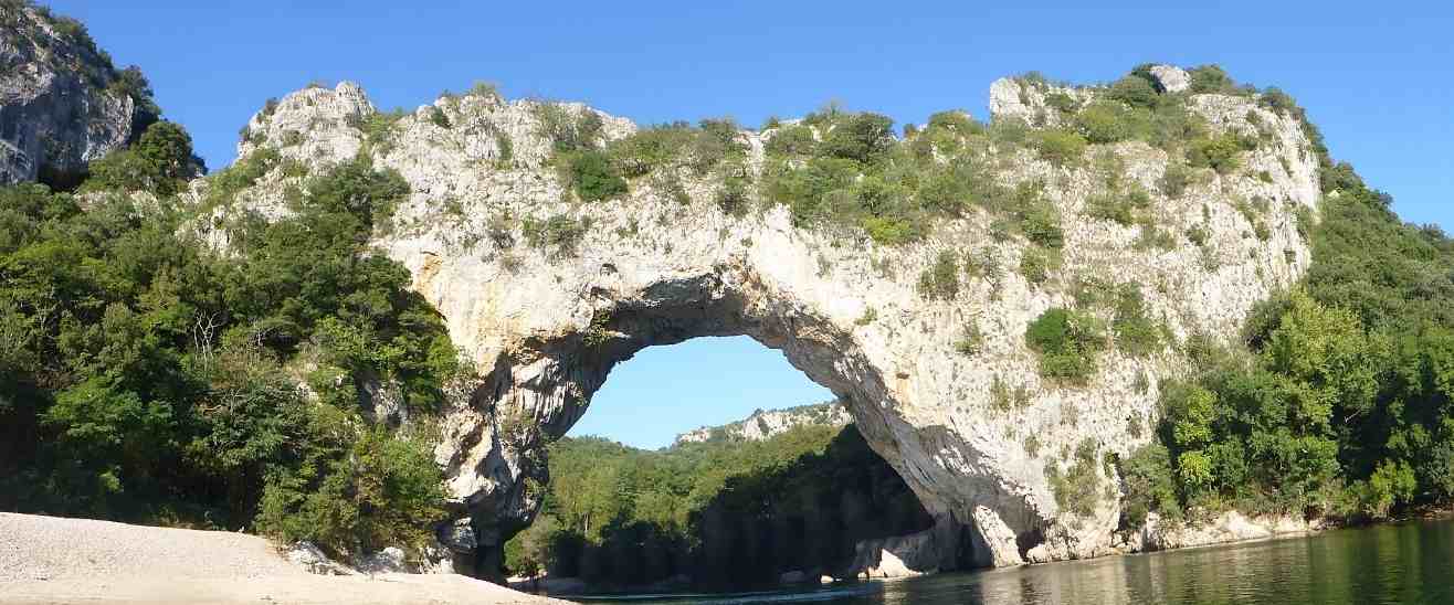 Mini descente sur 8 km Canoë Kayak : Le Pont d'Arc en Ardèche